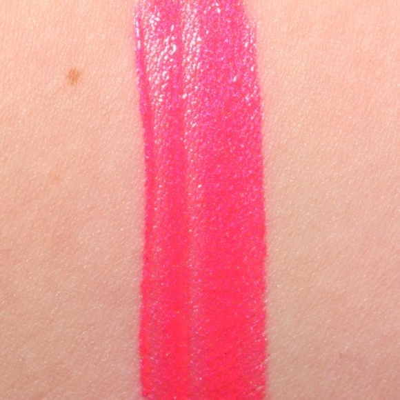 Too Faced "Melted Metallic Macaron" liquid lipstick - Picture 3 of 8